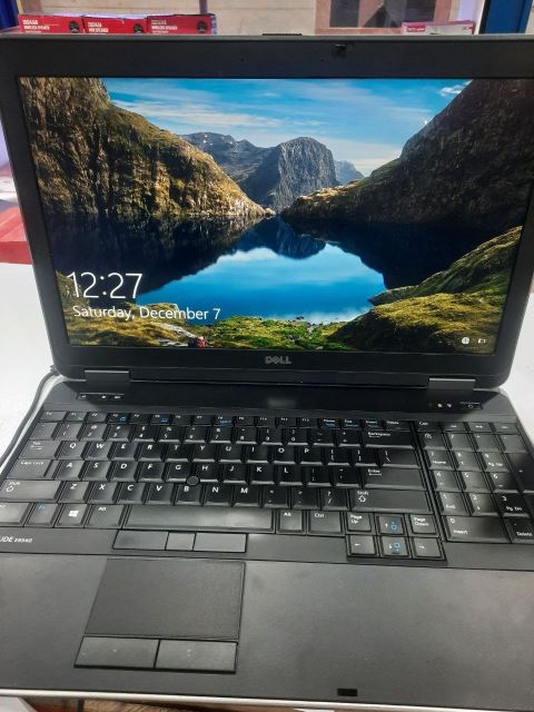 لپتاب استوک دل