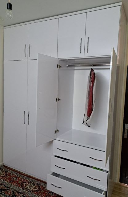 کمد دیواری درب لولایی