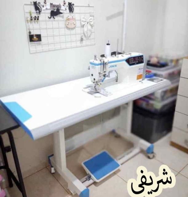 فروشگاه و تعمیرگاه چرخ خیاطی شریفی