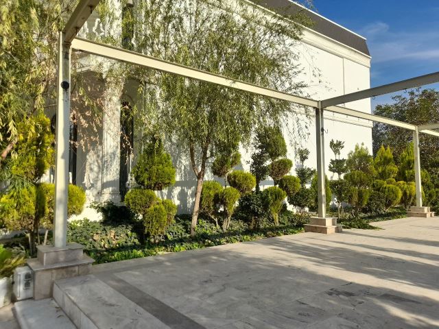 آبان جان عمارت ونوس