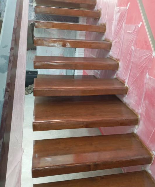 رنگ کاری چوب تلاش در اصفهان