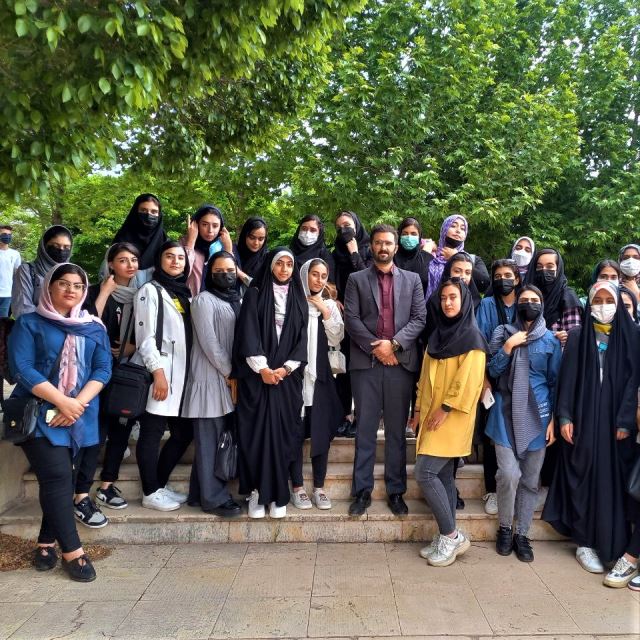 مجموعه کلاس های فیزیک دختران