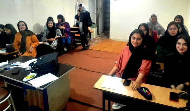 مجموعه کلاس های فیزیک دختران