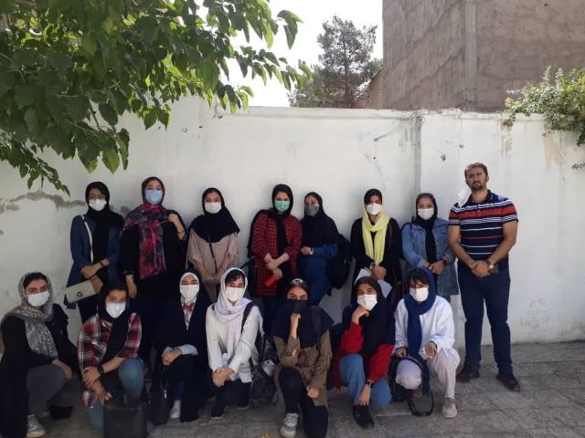 مجموعه کلاس های فیزیک دختران