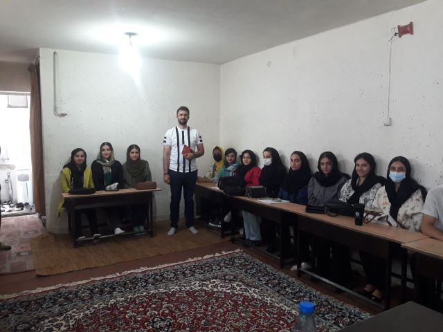 مجموعه کلاس های فیزیک دختران