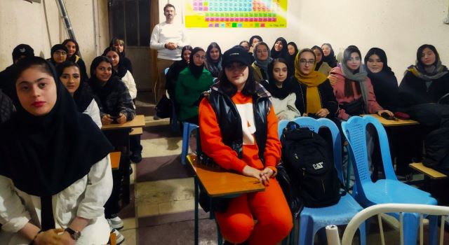 مجموعه کلاس های فیزیک دختران