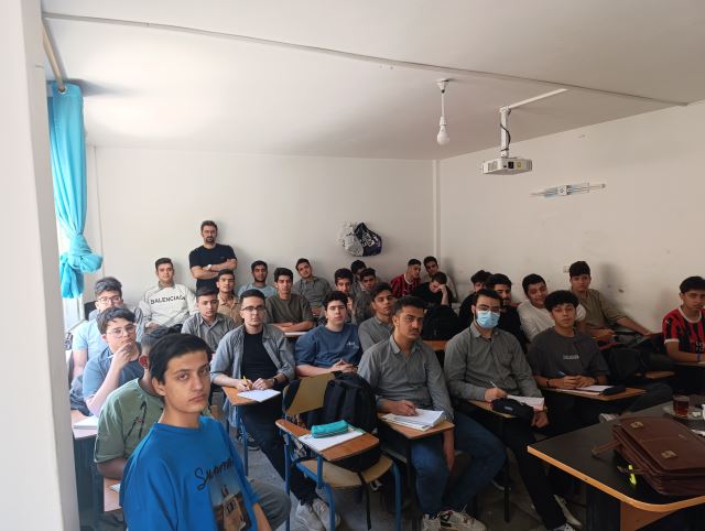 مجموعه کلاس های فیزیک پسر( جمع بندی فیزیک یازدهم )