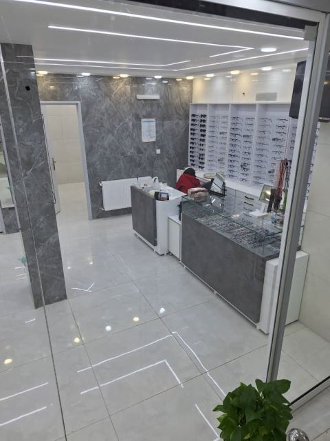 لنز طبی در اصفهان