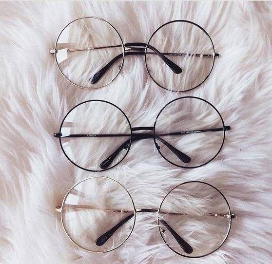 لنز طبی در اصفهان