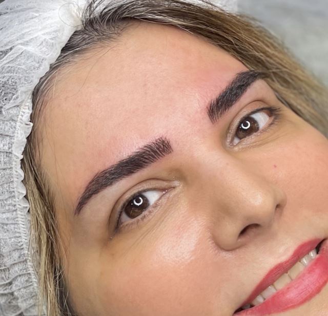 میکرو ابرو به سبک نچرال