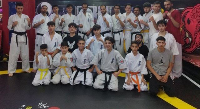 قهرمانان باشگاه سیاه