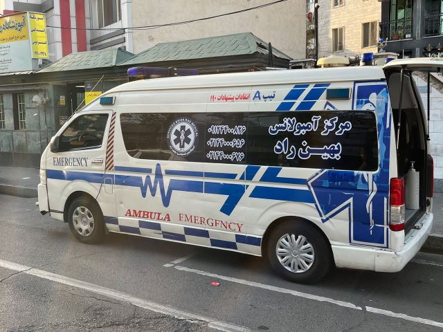 آمبولانس درب منزل در سعادت اباد
