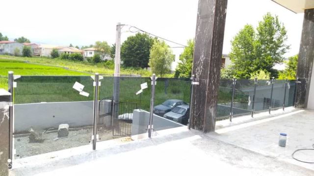 نرده شیشه سکوریت 10 میل مشکی