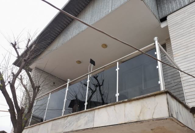 نرده شیشه سکوریت 10 میل مشکی