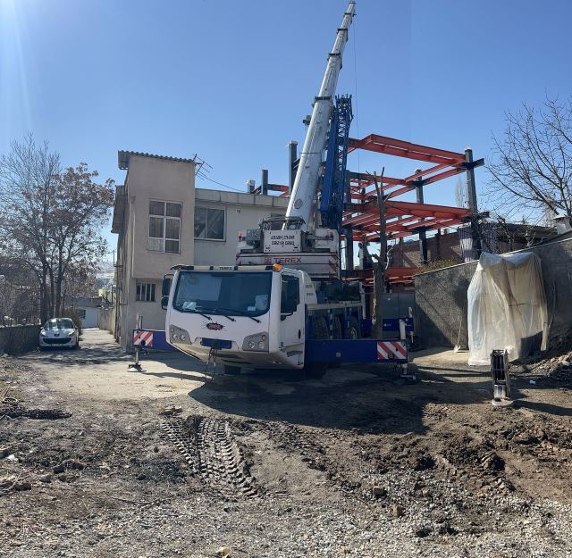 اجاره جرثقیل در لواسان