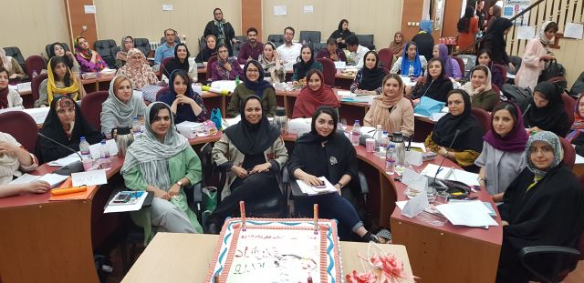 درمانگر مبتنی بر رویکرد CBT کودک